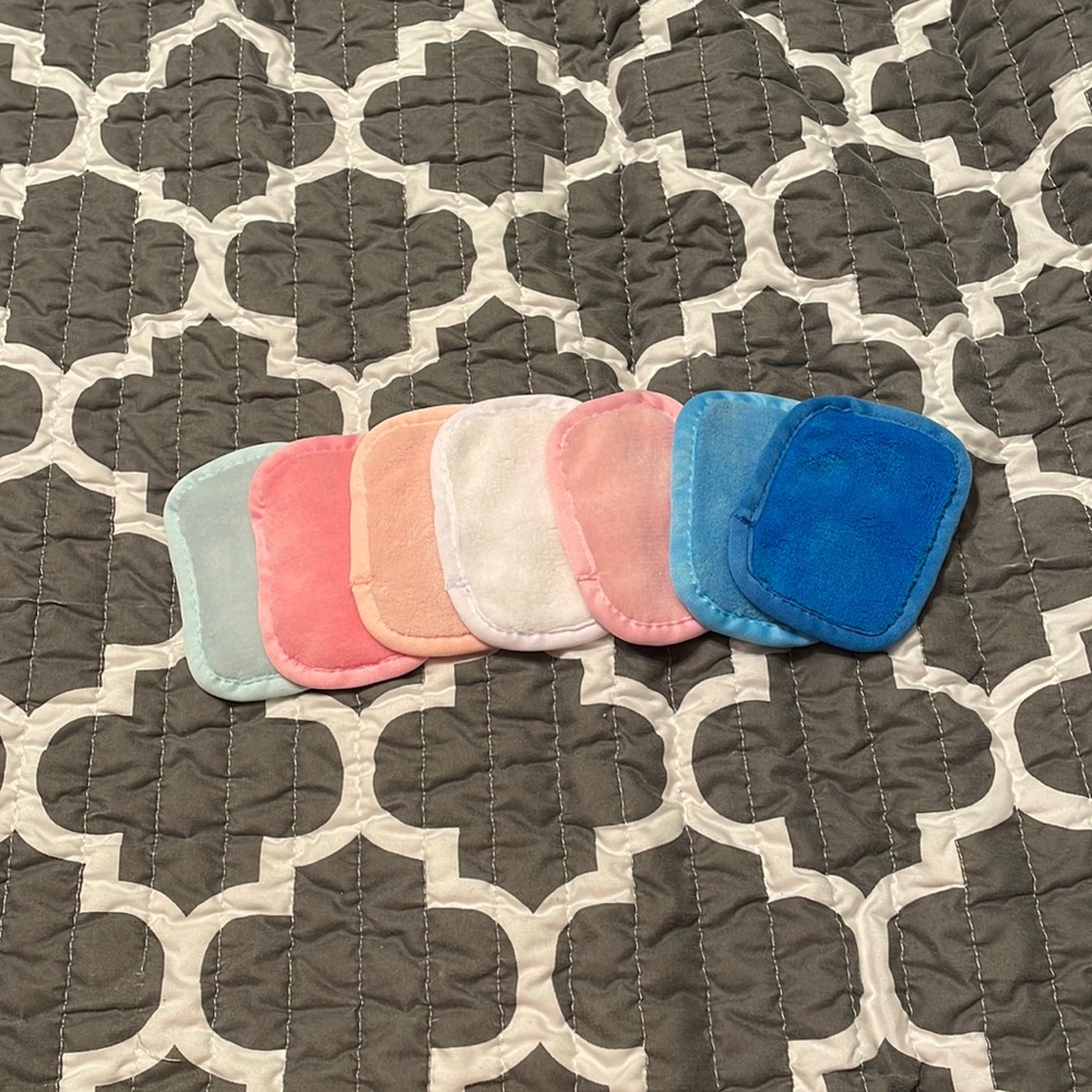 Make-up erasers